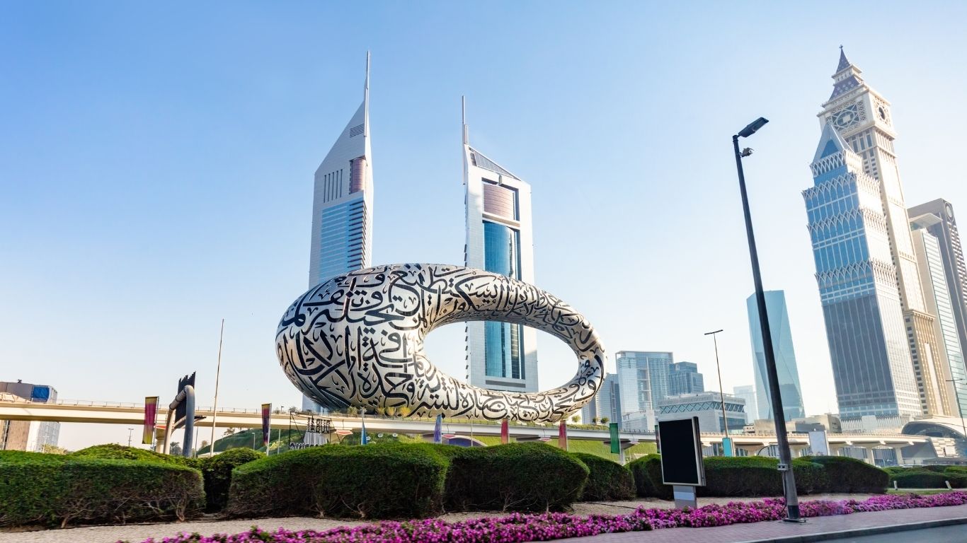 الإمارات : تعرف على أجمل الوجهات، وأهم معلومات وخطة سفر شاملة